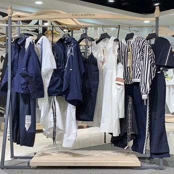 夏裝新款女裝外套批發(fā)中老年男女裝衣服批發(fā)女裝店黑板語錄